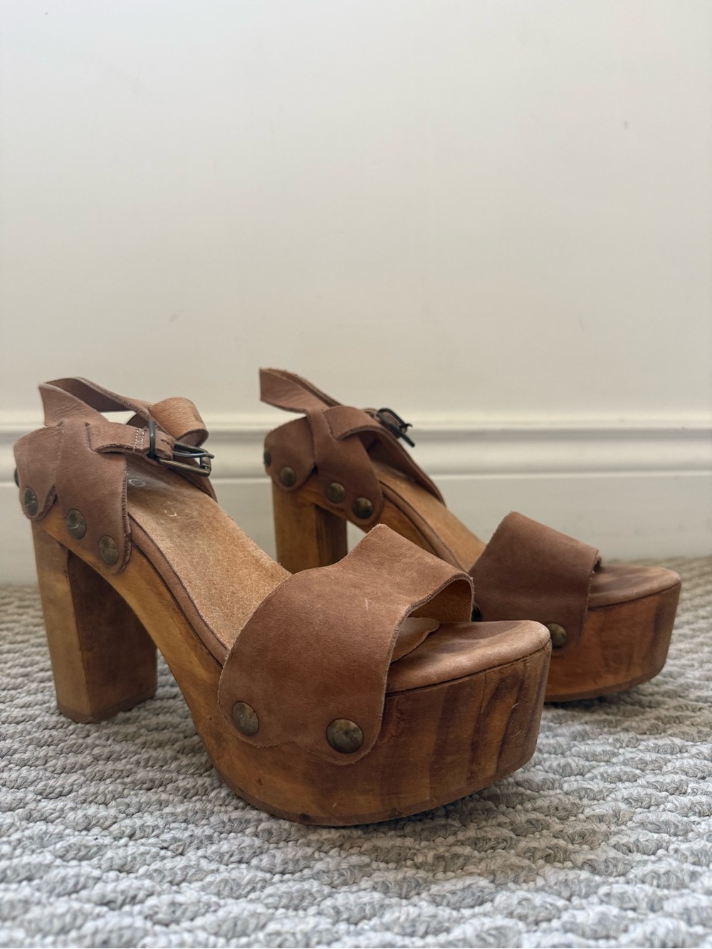 Platform Brown Suede & Wooden Heel